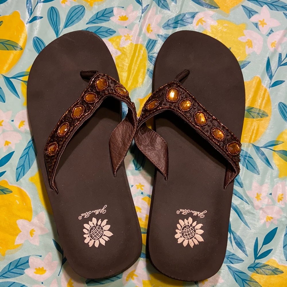 EUC Yellow Box flip flops